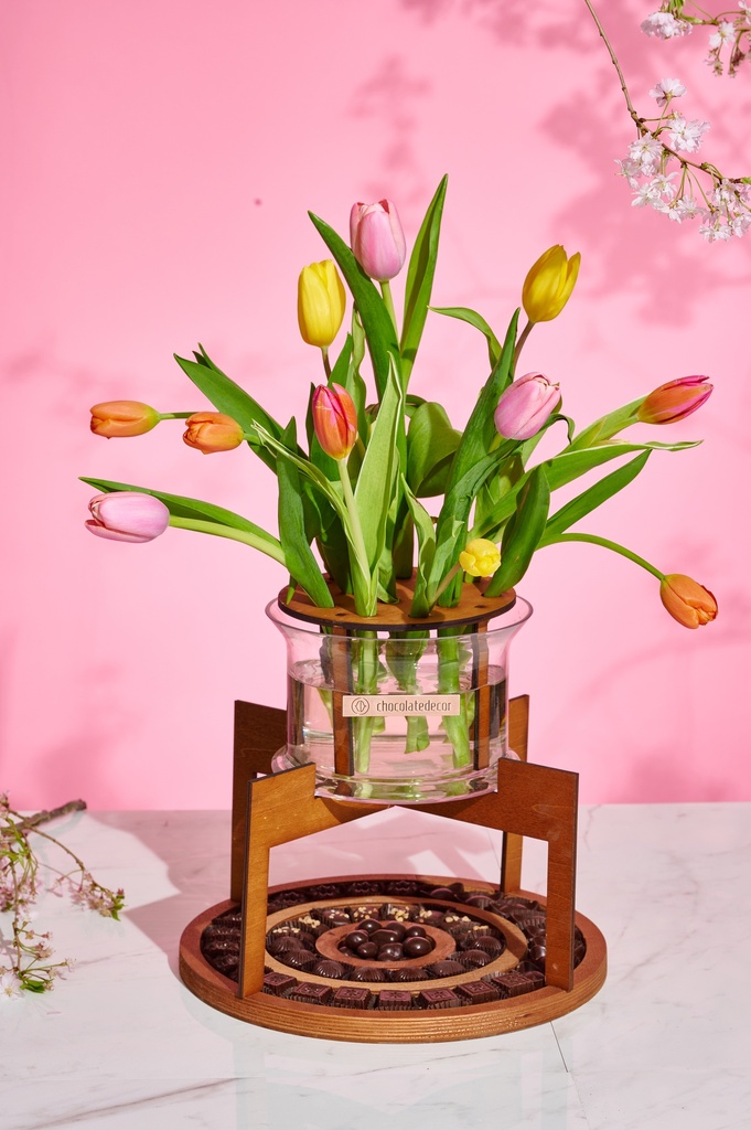 Glass Round Vase On Base Chocolate Decor